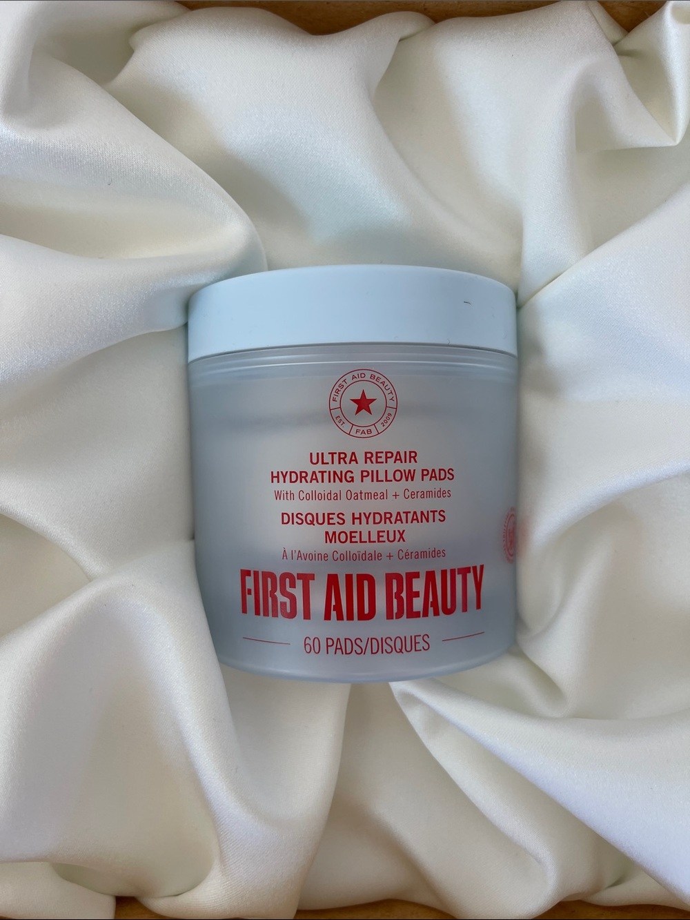 First Aid Beauty White Jar Ultra Repair Hydrating Pillow Pads